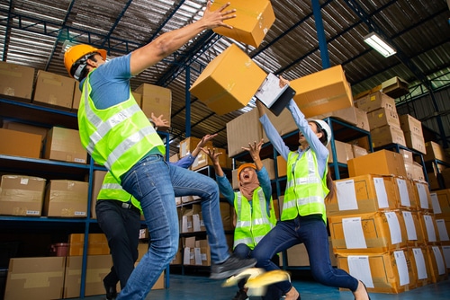 Warehouse Workers Do These Things to Reduce Injuries