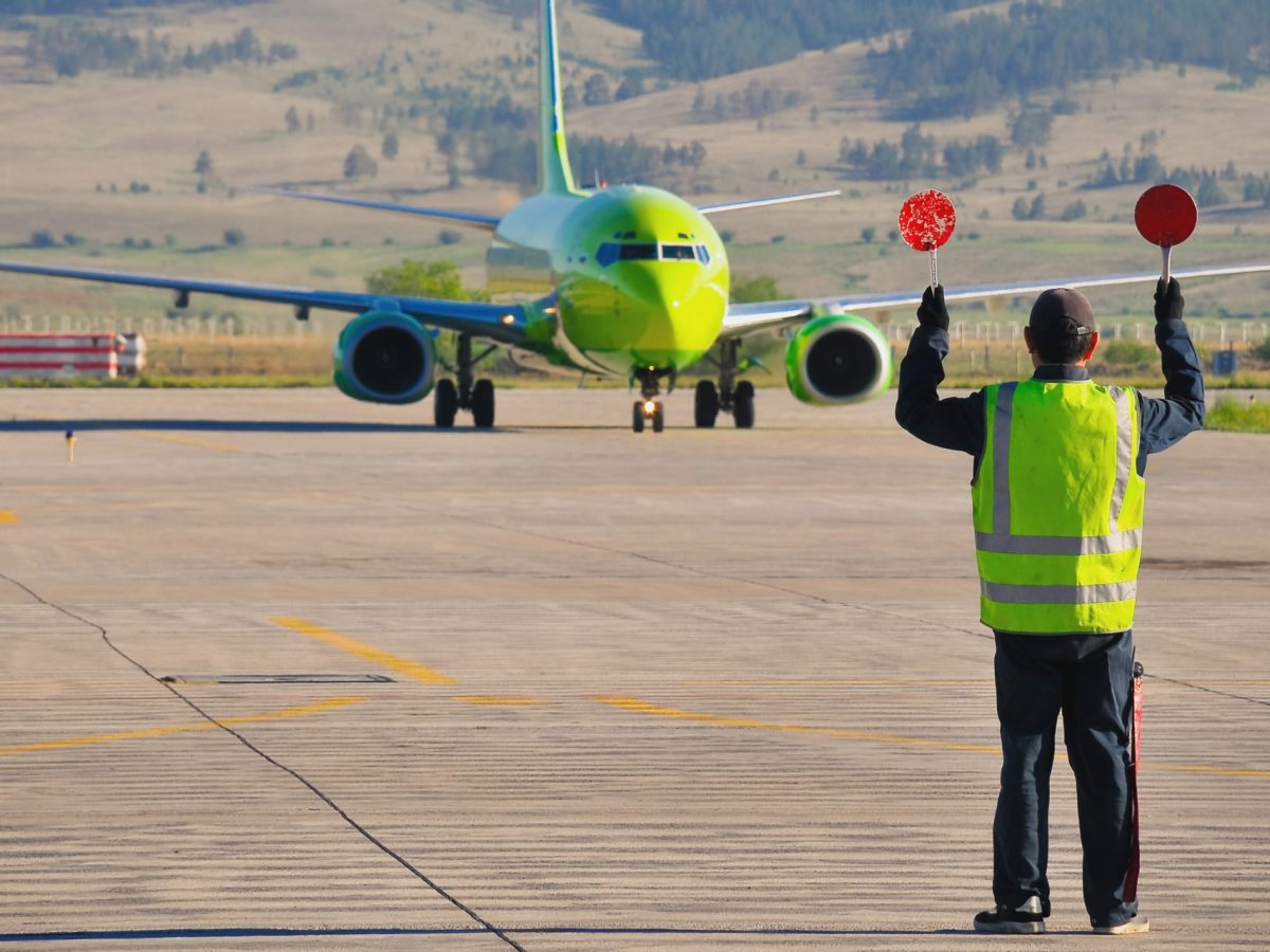 airport worker accident